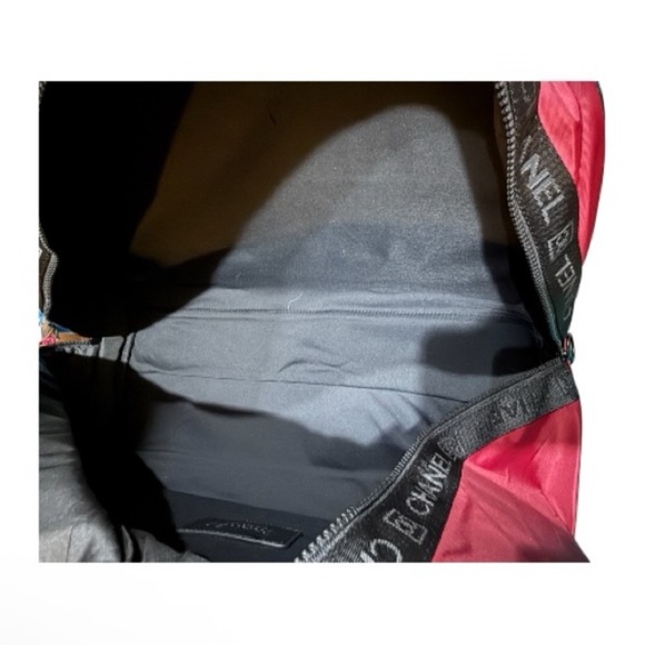 CHANEL Burgundy VIP Travel Duffle Bag GWP - Picture 8 of 10